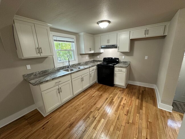 property at 3515 W Sarnow St