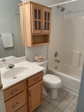 1523 Golden Oak Dr in Woodstock, IL - Building Photo - Building Photo