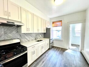411 66th St in West New York, NJ - Building Photo - Building Photo