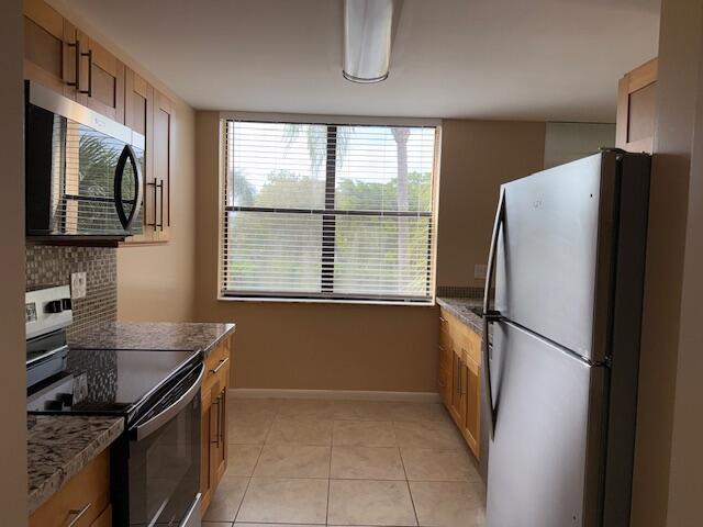 property at 2455 Lindell Blvd