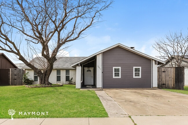 property at 2611 Elk Grove Rd