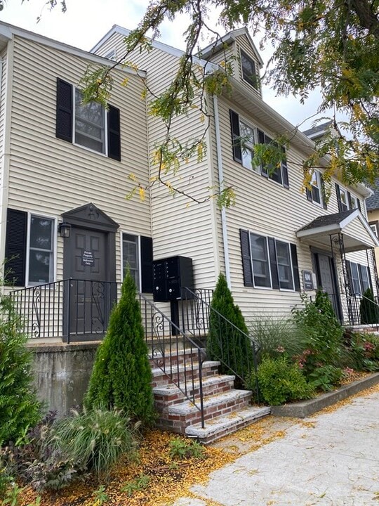 400 Massachusetts Ave-Unit -3 in Arlington, MA - Building Photo