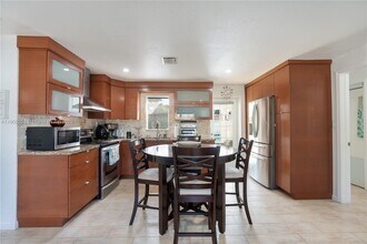 6390 Plunkett St in Hollywood, FL - Building Photo - Building Photo