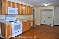 203 E Seventh St photo'