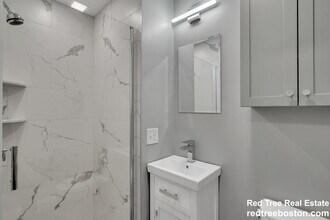 142 Sutherland Rd in Boston, MA - Building Photo - Building Photo