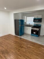 717 Sycamore Dr, Unit 1 in Decatur, GA - Building Photo