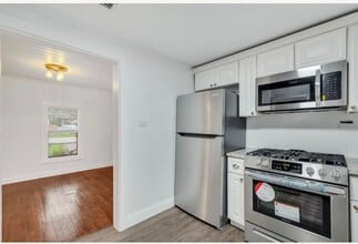 1232 TARATINE Dr in Winter Garden, FL - Building Photo - Building Photo