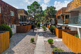 San Pedro Village in Albuquerque, NM - Foto de edificio - Building Photo