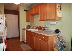 942 Main St NW-Unit -100 in Elk River, MN - Building Photo - Building Photo