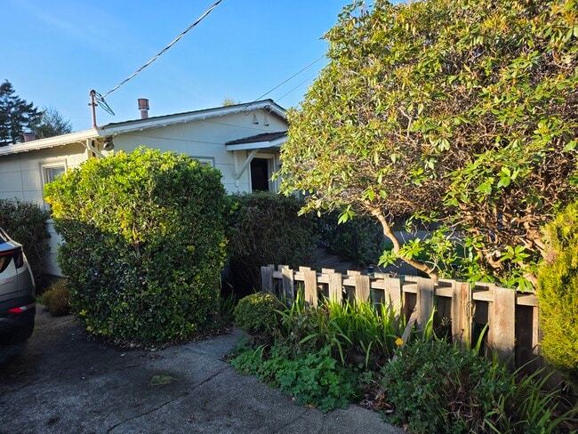 4640 Crane St in Eureka, CA - Building Photo - Building Photo