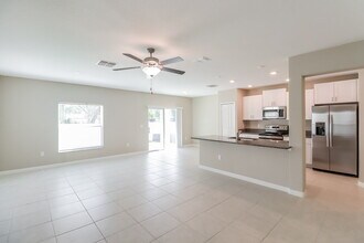 7317 Spring Snowflake Ave in Tampa, FL - Building Photo - Building Photo