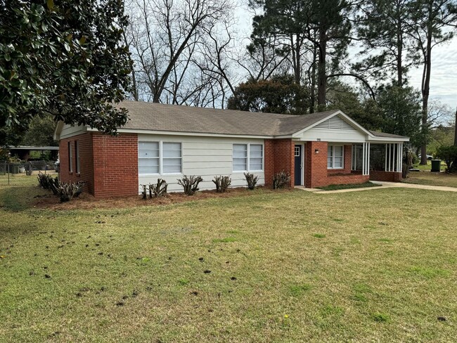 990 Parkwood Dr in Montgomery, AL - Building Photo - Building Photo