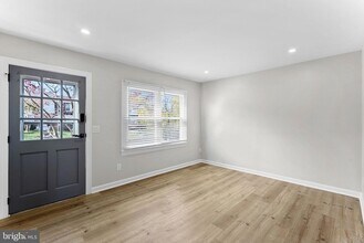 210 Cameron St in Berryville, VA - Building Photo - Building Photo