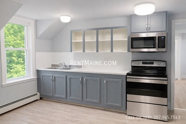 496 Main St in Old Town, ME - Building Photo - Building Photo