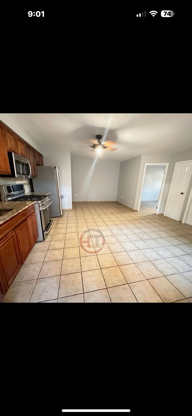 244 Pennyfield Ave, Unit First floor in Bronx, NY - Building Photo - Building Photo