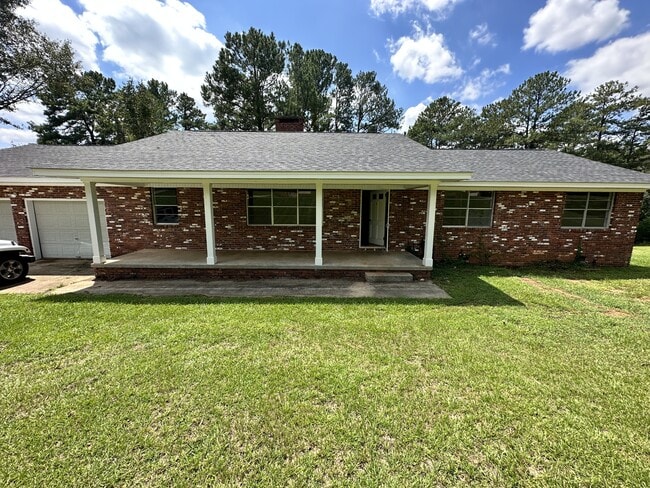 property at 1004 Riverbend Dr