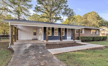 3901 Vogel Dr NW in Huntsville, AL - Building Photo - Building Photo