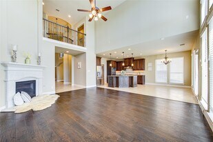 4623 Montcliff Bend Ln in Sugar Land, TX - Building Photo