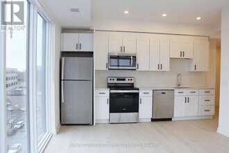 57 Carlisle St in St Catharines, ON - Building Photo - Building Photo