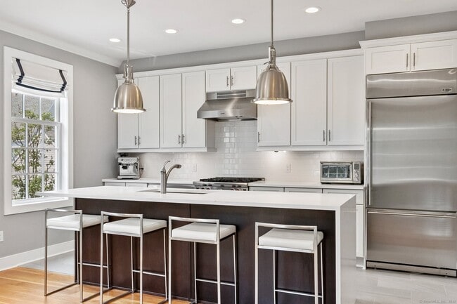 77 Havemeyer Ln in Stamford, CT - Building Photo - Building Photo