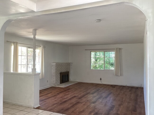 4761 E Richert Ave in Fresno, CA - Building Photo - Building Photo
