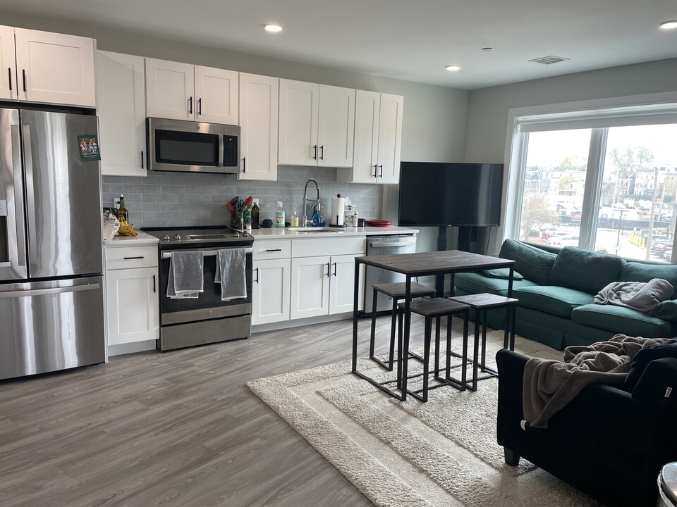 7 Cottage St, Unit 200-303 in Boston, MA - Foto de edificio
