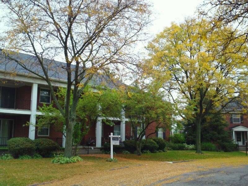 27598 Echo Valley E in Farmington Hills, MI - Building Photo
