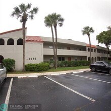 7355 Woodmont Terrace in Tamarac, FL - Building Photo - Building Photo