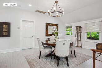 131 Elm St in Southampton, NY - Building Photo - Building Photo