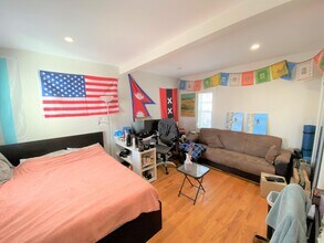 1 Victoria St, Unit 2 in Somerville, MA - Building Photo - Building Photo