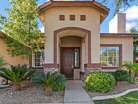 2547 Serenity Hollow Dr in Henderson, NV - Building Photo