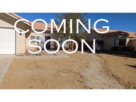5823 Evergem Ave in Palmdale, CA - Building Photo