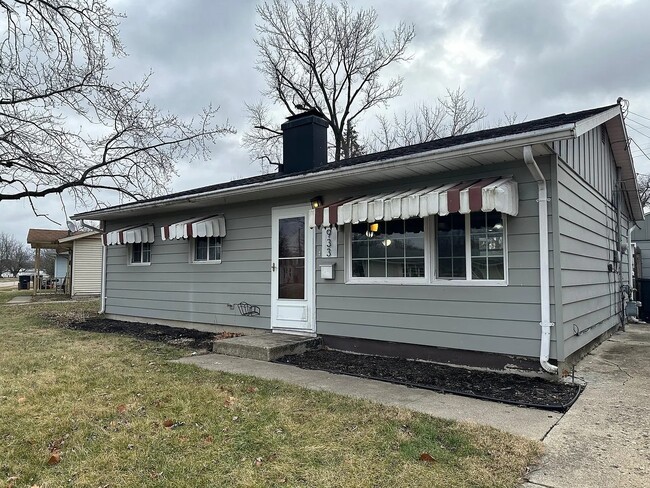 property at 933 Rochelle Dr