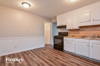 295 Charlotte Blvd in Stockbridge, GA - Building Photo - Building Photo