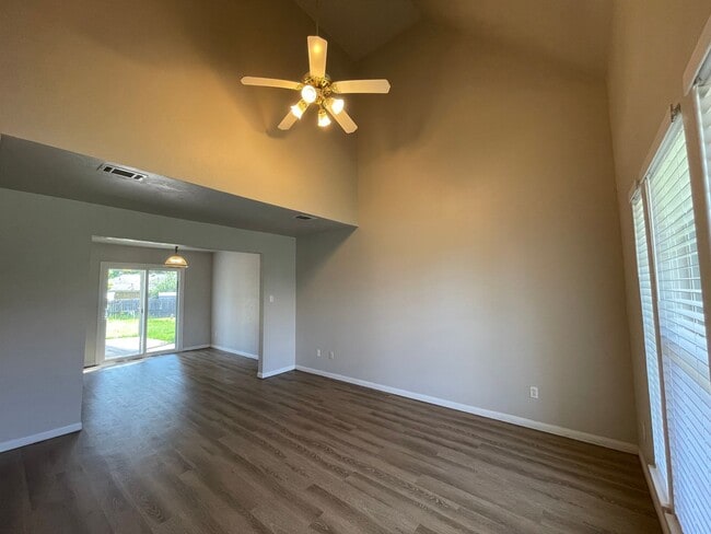 Updated 4 Bed, 3 Bath Home for Fall 2026 Move In! in College Station, TX - Building Photo - Building Photo