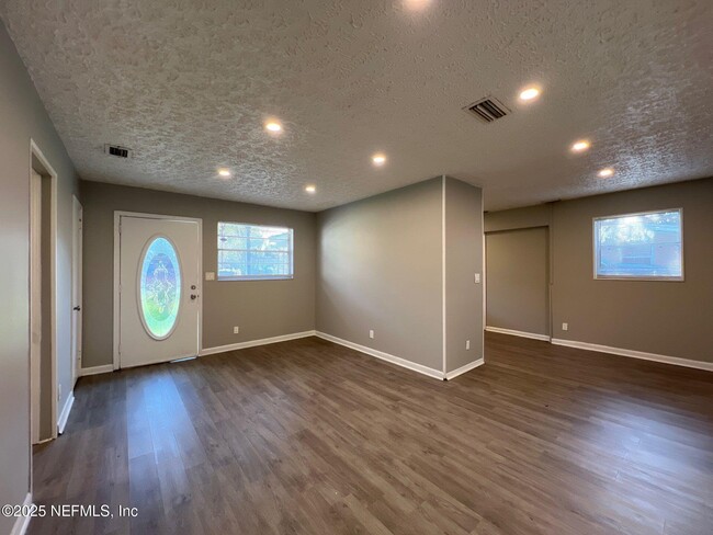 9028 Castle Blvd in Jacksonville, FL - Building Photo - Building Photo