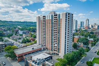 Rebecca Towers in Hamilton, ON - Building Photo - Building Photo