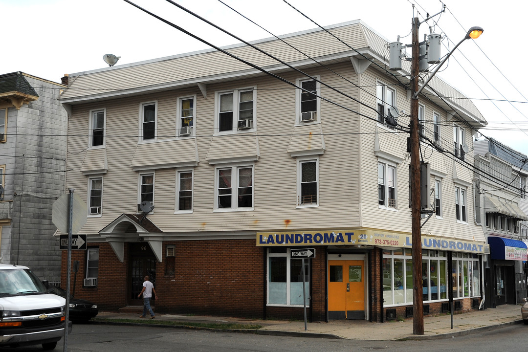 96 Sherman Pl in Irvington, NJ - Building Photo