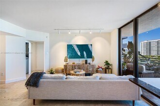 1330 West Ave, Unit 611 in Miami Beach, FL - Building Photo - Building Photo