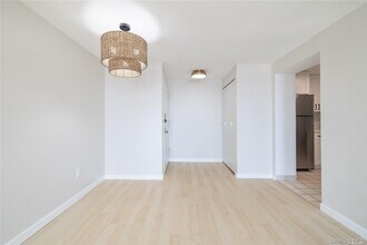 440 W Broadway in Long Beach, NY - Building Photo - Building Photo