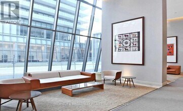 50A-550 Charles St E in Toronto, ON - Building Photo - Building Photo