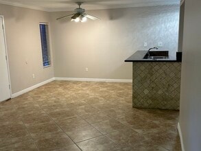 18350 Hatteras St in Tarzana, CA - Building Photo - Building Photo