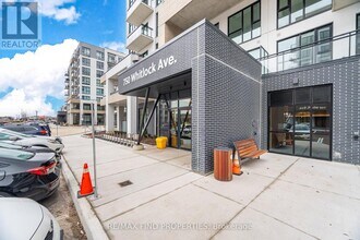 750 Whitlock Ave in Milton, ON - Building Photo - Building Photo