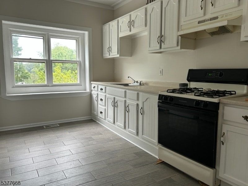 135 W Chrystal St in Dover, NJ - Building Photo