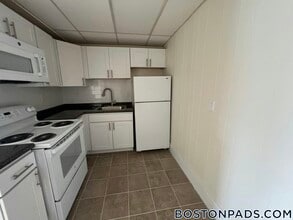 437 Cambridge St, Unit 31 in Boston, MA - Foto de edificio - Building Photo