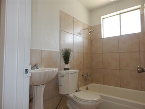 11626 Sharpview Dr in Houston, TX - Building Photo - Building Photo