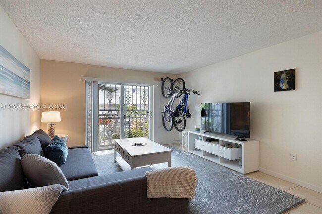 855 Euclid Ave in Miami Beach, FL - Building Photo - Building Photo