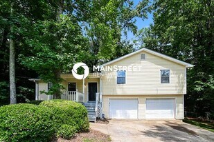 372 Kings Hill Ct in Lawrenceville, GA - Building Photo