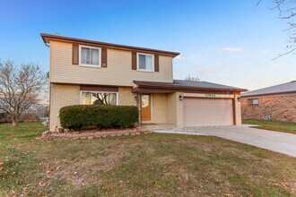 37643 Douglas Ct in Sterling Heights, MI - Building Photo - Building Photo
