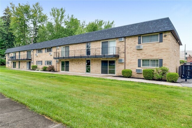 property at 24325 Detroit Rd